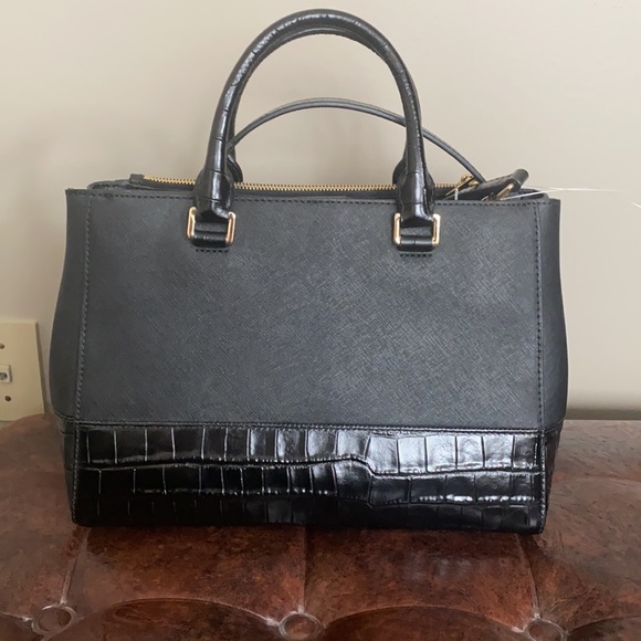 Michael Kors Kellen MD Satchel Purse - Picture 3 of 6